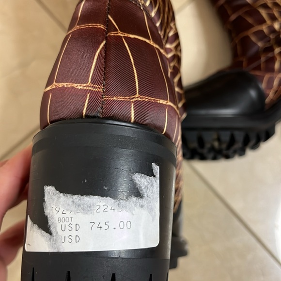 ⭐️ NWT Vera Gomma fashionable boots- size 35 - Picture 3 of 16